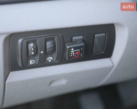 Белый Рено Меган, объемом двигателя 1.6 л и пробегом 211 тыс. км за 6700 $, фото 6 на Automoto.ua