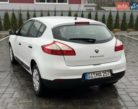 Белый Рено Меган, объемом двигателя 1.6 л и пробегом 198 тыс. км за 6200 $, фото 3 на Automoto.ua