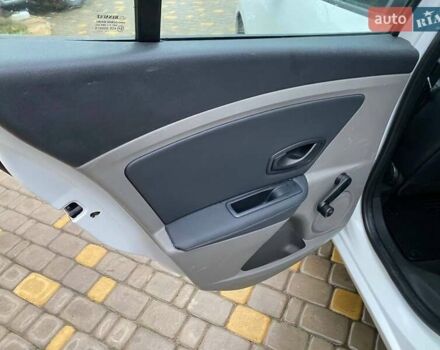 Белый Рено Меган, объемом двигателя 1.5 л и пробегом 210 тыс. км за 6450 $, фото 25 на Automoto.ua