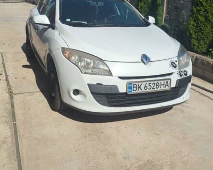 Белый Рено Меган, объемом двигателя 1.5 л и пробегом 275 тыс. км за 6500 $, фото 3 на Automoto.ua