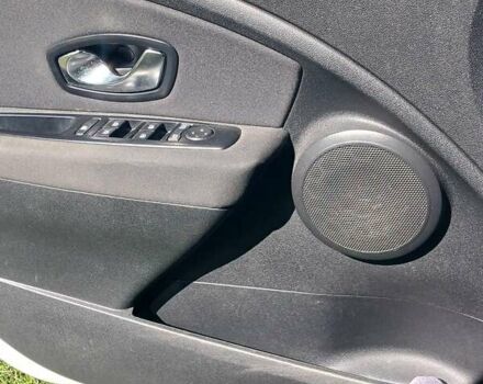 Белый Рено Меган, объемом двигателя 1.6 л и пробегом 202 тыс. км за 6500 $, фото 6 на Automoto.ua