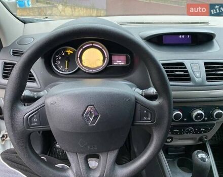 Белый Рено Меган, объемом двигателя 1.5 л и пробегом 210 тыс. км за 6450 $, фото 28 на Automoto.ua