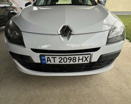 Білий Рено Меган, об'ємом двигуна 1.6 л та пробігом 209 тис. км за 6500 $, фото 1 на Automoto.ua
