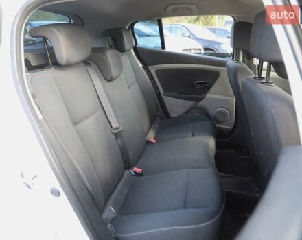 Белый Рено Меган, объемом двигателя 1.6 л и пробегом 211 тыс. км за 6700 $, фото 1 на Automoto.ua