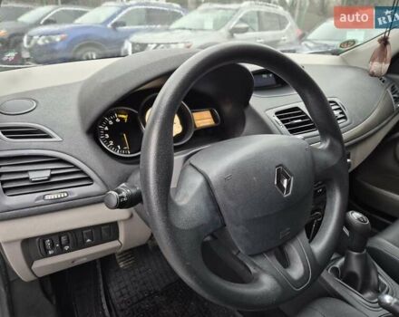 Белый Рено Меган, объемом двигателя 1.6 л и пробегом 175 тыс. км за 7800 $, фото 13 на Automoto.ua