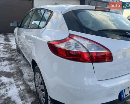 Білий Рено Меган, об'ємом двигуна 1.6 л та пробігом 139 тис. км за 7600 $, фото 22 на Automoto.ua