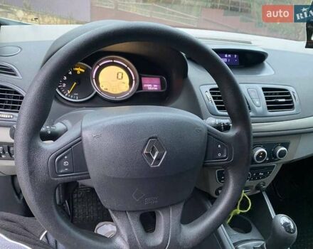 Белый Рено Меган, объемом двигателя 1.5 л и пробегом 210 тыс. км за 6450 $, фото 37 на Automoto.ua
