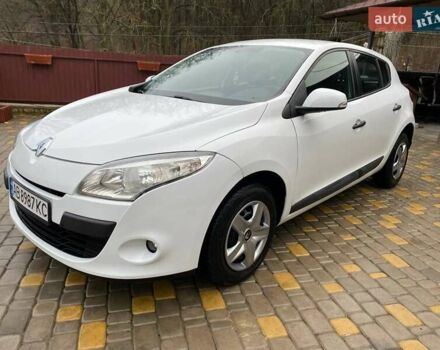 Белый Рено Меган, объемом двигателя 1.5 л и пробегом 210 тыс. км за 6450 $, фото 2 на Automoto.ua
