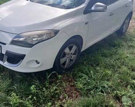 Белый Рено Меган, объемом двигателя 1.6 л и пробегом 202 тыс. км за 6500 $, фото 1 на Automoto.ua