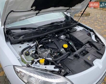 Белый Рено Меган, объемом двигателя 1.5 л и пробегом 210 тыс. км за 6450 $, фото 42 на Automoto.ua