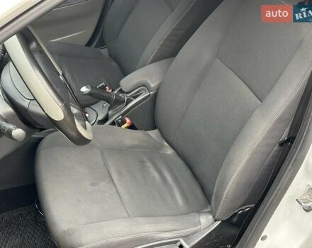 Белый Рено Меган, объемом двигателя 1.5 л и пробегом 275 тыс. км за 6440 $, фото 11 на Automoto.ua