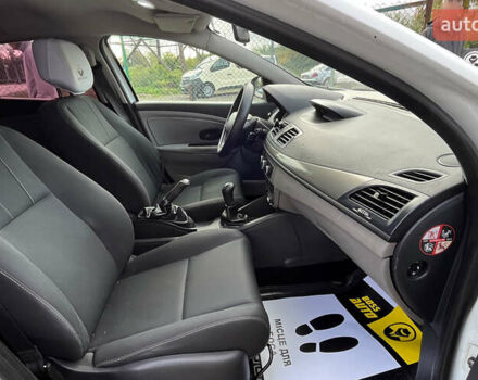 Білий Рено Меган, об'ємом двигуна 1.46 л та пробігом 198 тис. км за 6300 $, фото 12 на Automoto.ua