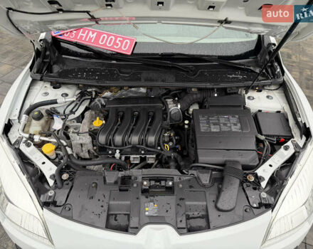 Белый Рено Меган, объемом двигателя 1.6 л и пробегом 198 тыс. км за 6200 $, фото 13 на Automoto.ua