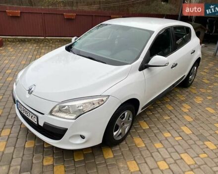 Белый Рено Меган, объемом двигателя 1.5 л и пробегом 210 тыс. км за 6450 $, фото 1 на Automoto.ua