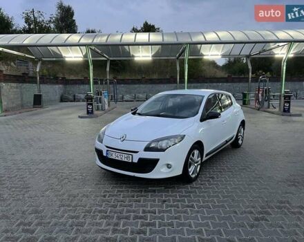 Белый Рено Меган, объемом двигателя 1.5 л и пробегом 207 тыс. км за 6100 $, фото 14 на Automoto.ua