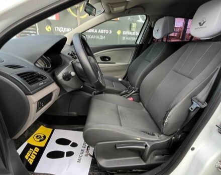 Белый Рено Меган, объемом двигателя 1.4 л и пробегом 198 тыс. км за 5900 $, фото 9 на Automoto.ua