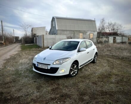 Белый Рено Меган, объемом двигателя 1.5 л и пробегом 350 тыс. км за 4800 $, фото 1 на Automoto.ua