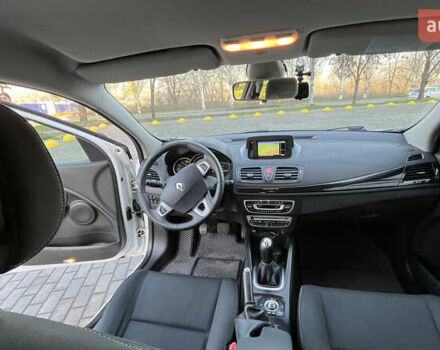 Білий Рено Меган, об'ємом двигуна 1.46 л та пробігом 250 тис. км за 7700 $, фото 17 на Automoto.ua