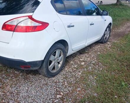 Белый Рено Меган, объемом двигателя 1.6 л и пробегом 202 тыс. км за 6500 $, фото 4 на Automoto.ua