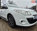 Белый Рено Меган, объемом двигателя 1.6 л и пробегом 175 тыс. км за 7800 $, фото 1 на Automoto.ua