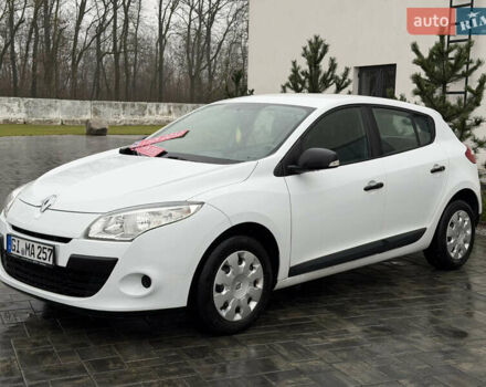 Белый Рено Меган, объемом двигателя 1.6 л и пробегом 198 тыс. км за 6200 $, фото 1 на Automoto.ua