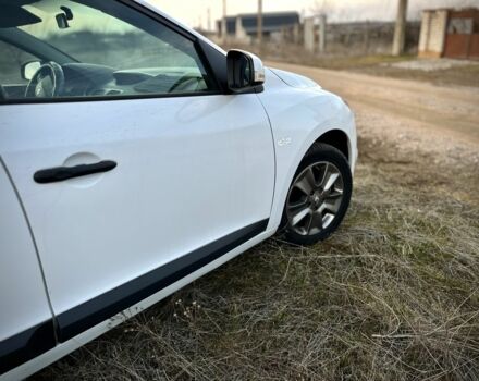 Белый Рено Меган, объемом двигателя 1.5 л и пробегом 350 тыс. км за 4800 $, фото 6 на Automoto.ua