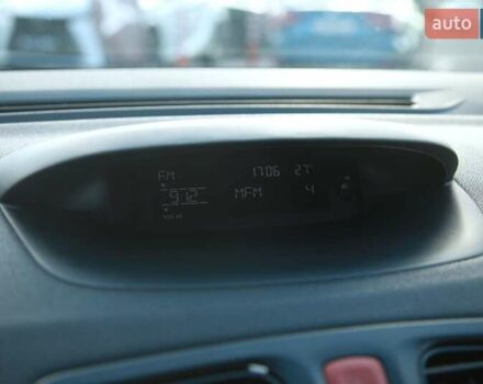 Белый Рено Меган, объемом двигателя 1.6 л и пробегом 211 тыс. км за 6700 $, фото 12 на Automoto.ua