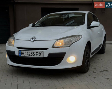 Белый Рено Меган, объемом двигателя 1.46 л и пробегом 275 тыс. км за 5800 $, фото 3 на Automoto.ua