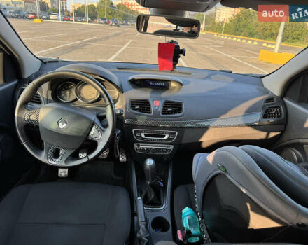 Рено Меган 2011 в Черновцах на Automoto.ua Белый Рено Меган, объемом двигателя 1.6 л и пробегом 176 тыс. км за 6700 $, фото 6 на Automoto.ua