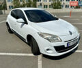 Рено Меган 2011 в Киеве на Automoto.ua Белый Рено Меган, объемом двигателя 1.5 л и пробегом 242 тыс. км за 6800 $, фото 4 на Automoto.ua