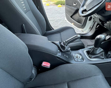 Білий Рено Меган, об'ємом двигуна 1.46 л та пробігом 250 тис. км за 7700 $, фото 20 на Automoto.ua