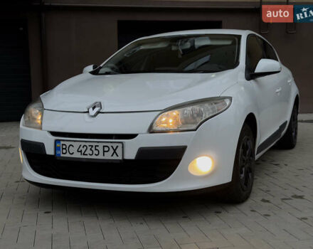 Белый Рено Меган, объемом двигателя 1.46 л и пробегом 275 тыс. км за 5800 $, фото 2 на Automoto.ua