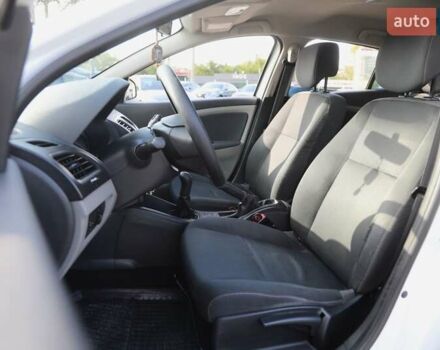 Белый Рено Меган, объемом двигателя 1.6 л и пробегом 211 тыс. км за 6700 $, фото 7 на Automoto.ua