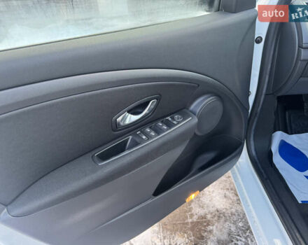 Білий Рено Меган, об'ємом двигуна 1.6 л та пробігом 139 тис. км за 7600 $, фото 41 на Automoto.ua