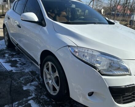 Белый Рено Меган, объемом двигателя 1.5 л и пробегом 257 тыс. км за 5700 $, фото 1 на Automoto.ua