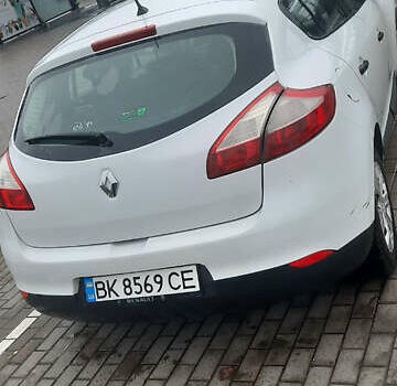 Белый Рено Меган, объемом двигателя 1.5 л и пробегом 306 тыс. км за 6499 $, фото 6 на Automoto.ua