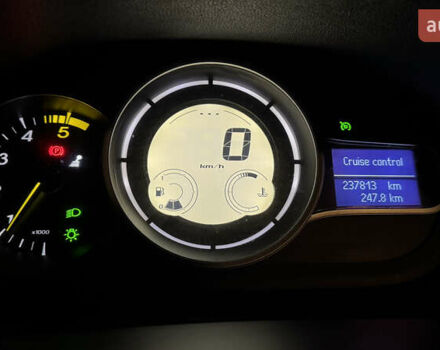 Білий Рено Меган, об'ємом двигуна 1.46 л та пробігом 250 тис. км за 7700 $, фото 22 на Automoto.ua