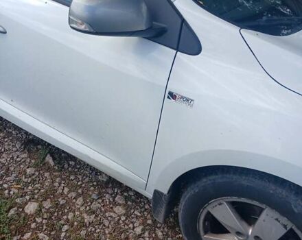 Белый Рено Меган, объемом двигателя 1.6 л и пробегом 202 тыс. км за 6500 $, фото 2 на Automoto.ua