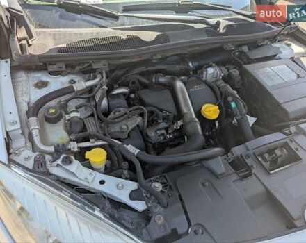 Белый Рено Меган, объемом двигателя 1.5 л и пробегом 275 тыс. км за 6500 $, фото 11 на Automoto.ua