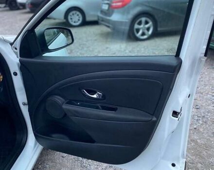 Белый Рено Меган, объемом двигателя 1.46 л и пробегом 230 тыс. км за 7400 $, фото 14 на Automoto.ua