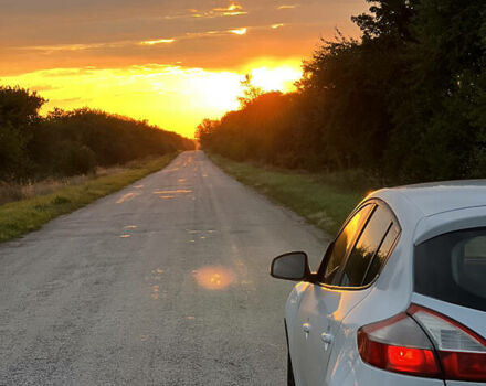 Белый Рено Меган, объемом двигателя 1.5 л и пробегом 309 тыс. км за 7990 $, фото 10 на Automoto.ua