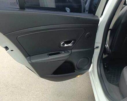 Рено Меган 2012 у Немирове на Automoto.ua Білий Рено Меган, об'ємом двигуна 1.46 л та пробігом 290 тис. км за 7800 $, фото 3 на Automoto.ua