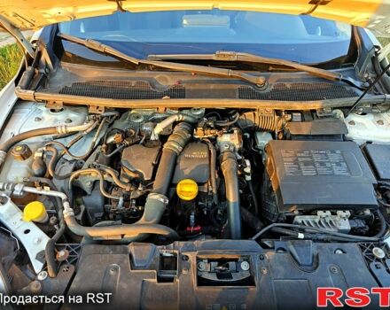 Белый Рено Меган, объемом двигателя 1.5 л и пробегом 245 тыс. км за 7650 $, фото 5 на Automoto.ua