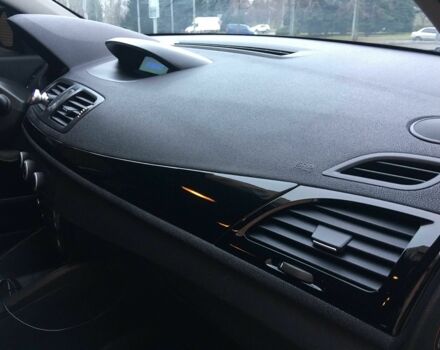 Рено Меган 2012 в Днепре (Днепропетровске) на Automoto.ua Белый Рено Меган, объемом двигателя 1.5 л и пробегом 215 тыс. км за 7650 $, фото 7 на Automoto.ua