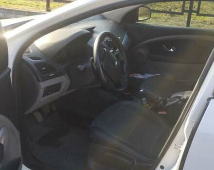 Белый Рено Меган, объемом двигателя 1.6 л и пробегом 183 тыс. км за 6450 $, фото 5 на Automoto.ua