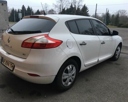 Рено Меган 2012 в Днепре (Днепропетровске) на Automoto.ua Белый Рено Меган, объемом двигателя 1.5 л и пробегом 215 тыс. км за 7650 $, фото 12 на Automoto.ua