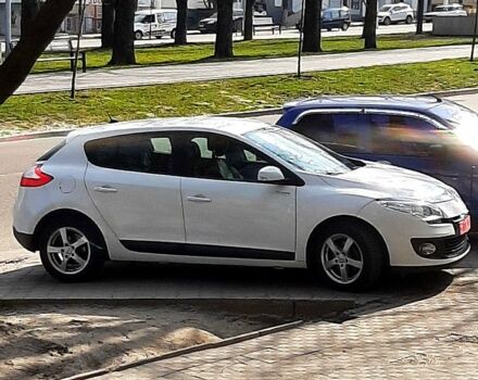 Рено Меган 2012 в Днепре (Днепропетровске) на Automoto.ua Белый Рено Меган, объемом двигателя 1.5 л и пробегом 100 тыс. км за 8000 $, фото 1 на Automoto.ua