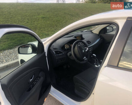 Белый Рено Меган, объемом двигателя 1.5 л и пробегом 309 тыс. км за 7990 $, фото 2 на Automoto.ua