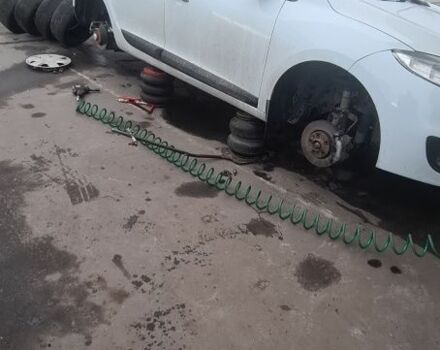 Белый Рено Меган, объемом двигателя 1.5 л и пробегом 185 тыс. км за 5300 $, фото 6 на Automoto.ua