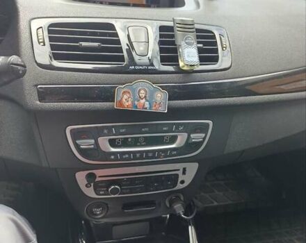 Рено Меган 2012 у Немирове на Automoto.ua Білий Рено Меган, об'ємом двигуна 1.46 л та пробігом 290 тис. км за 7800 $, фото 6 на Automoto.ua